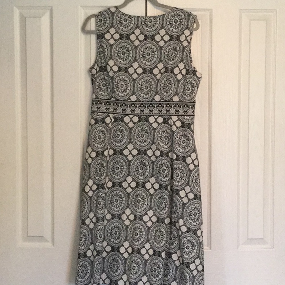 Dress - Picture 3 of 5